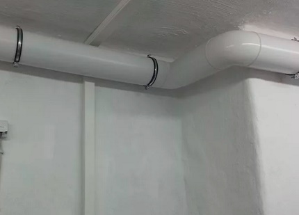 Сглобяване на пластмасови въздуховоди