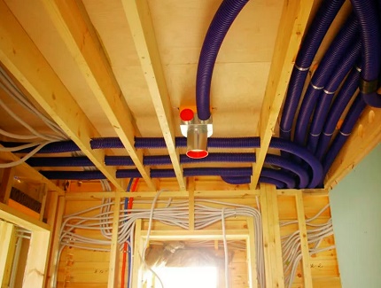 Kladenie ventilačných rúr