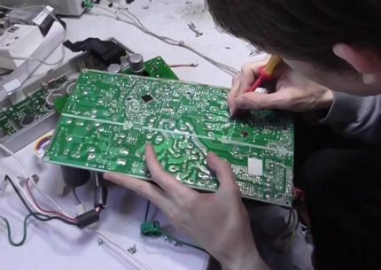 Смяна на платката за управление в сплит системата