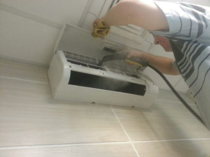 Wartung der Zanussi-Klimaanlage