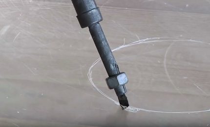 Нож от поялник за рязане на оргстъкло