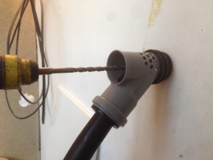 Staubsauger an den Bohrhammer