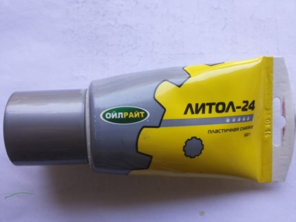 Литол в туба.
