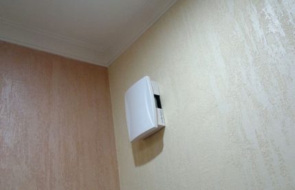 Електрически звънец на стената Електрически звънец на стената